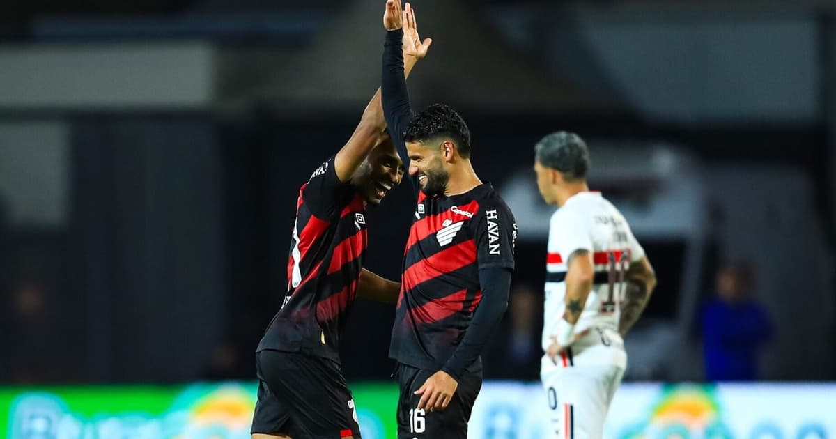 Athletico-PR vira em seis minutos e vence o São Paulo no Brasileirão