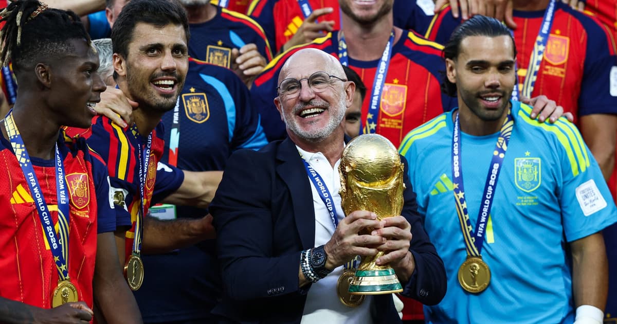 De la Fuente exalta título da Espanha na Copa e revela mensagem a jogadores