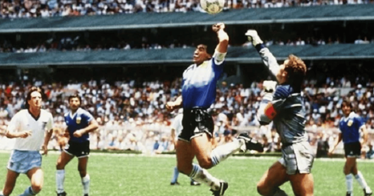 R$ 44 milhões: camisa de Maradona foi leiloada por ex-jogador da lnglaterra