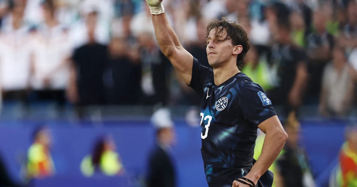 Onde joga Galarza, meia ex-Vasco que é destaque do Paraguai na Copa?