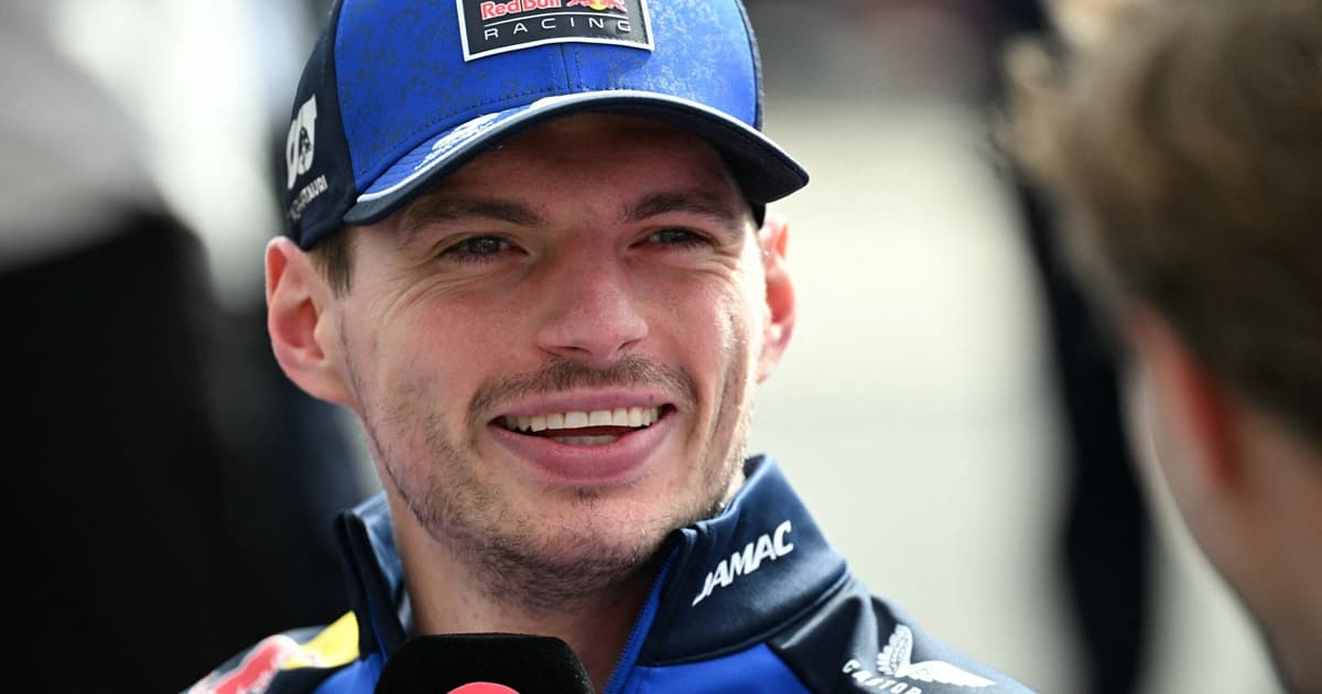 Verstappen aparece com Toto Wolff em meio a dúvidas na Red Bull