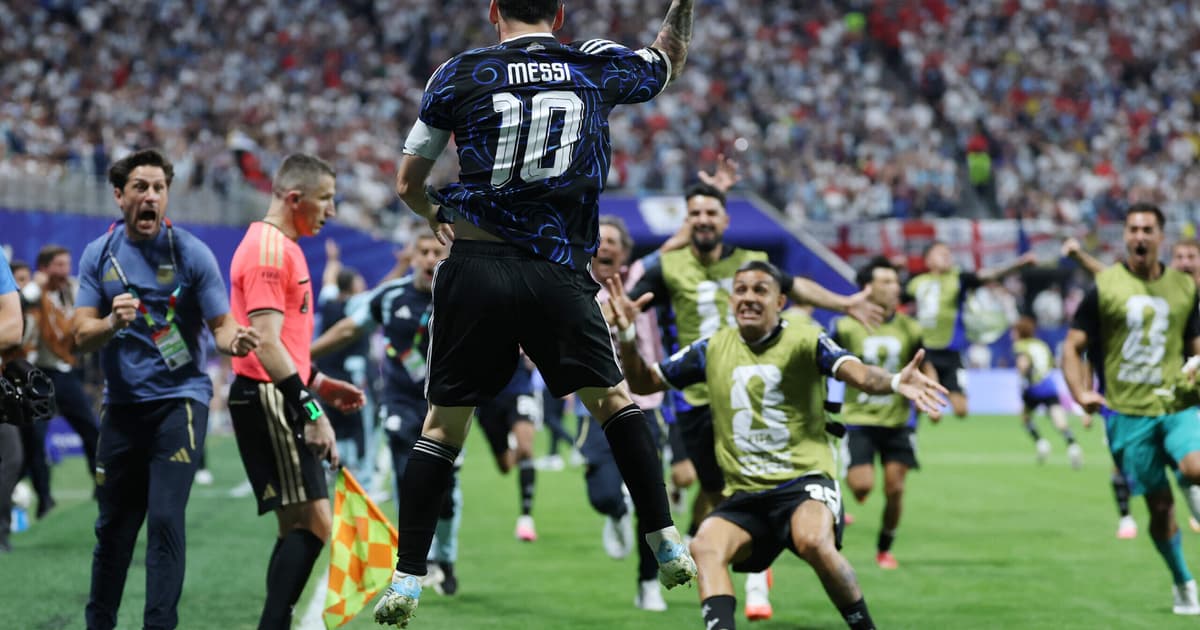 Lautaro marca no fim, Argentina vira sobre Inglaterra e vai à final da Copa