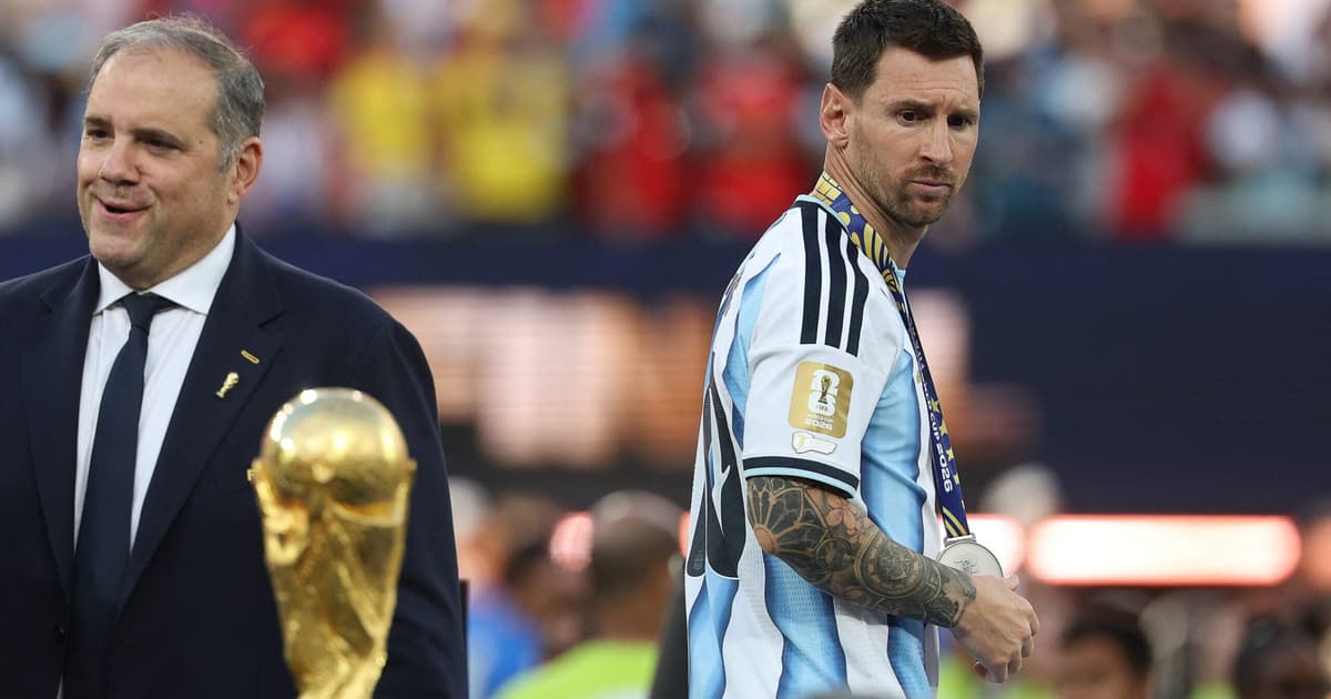 Messi mira os mil gols e adia decisão sobre a Argentina após perder a Copa