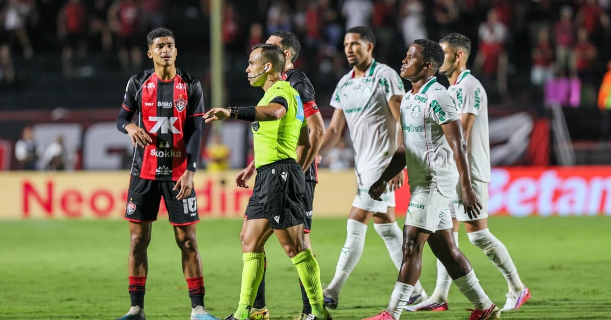 CBF divulga análise do VAR de expulsões em Vitoria x Palmeiras