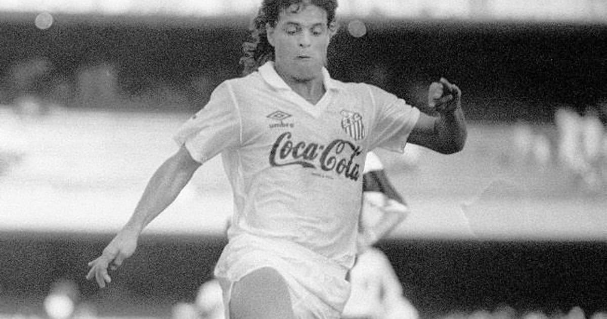 Botafogo 0 x 3 Santos no Brasileirão 1991; hat-trick de Paulinho McLaren