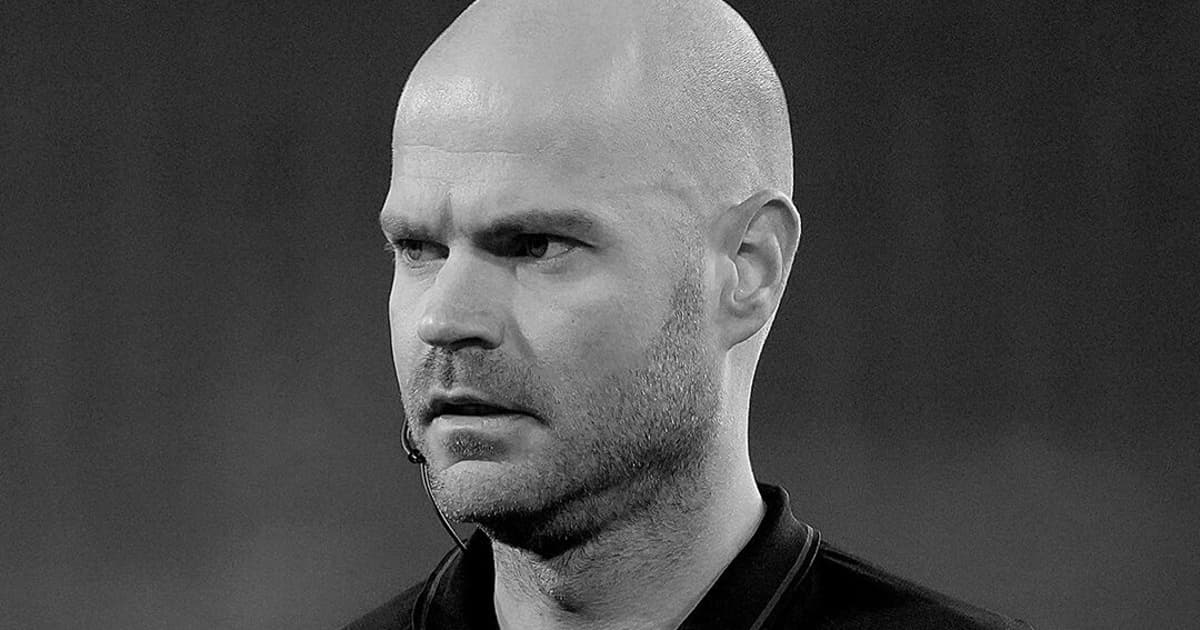 Árbitro holandês que perdeu vaga na Copa do Mundo morre aos 38 anos