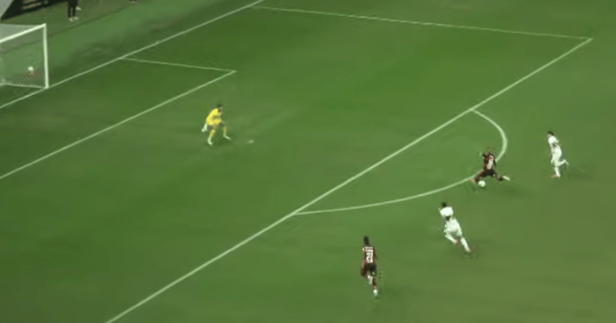 Gol perdido por Samuel Lino em Flamengo x Olimpia gera revolta: 'Alérgico'
