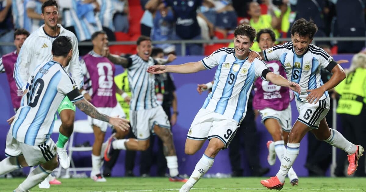 Brasileiros lamentam classificação da Argentina: 'Não é mérito'