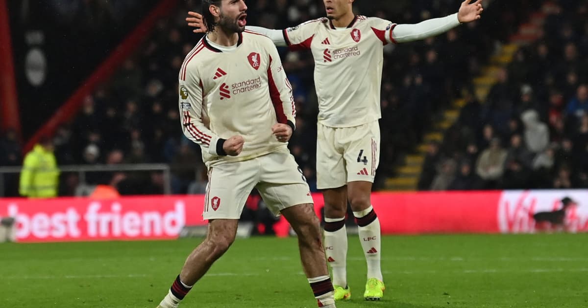 Liverpool anuncia renovação de destaque da última temporada
