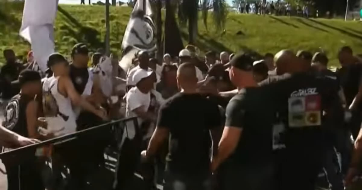 Vídeo: Torcedores tentam agredir jogadores antes de Ponte Preta x Goiás pela Série B