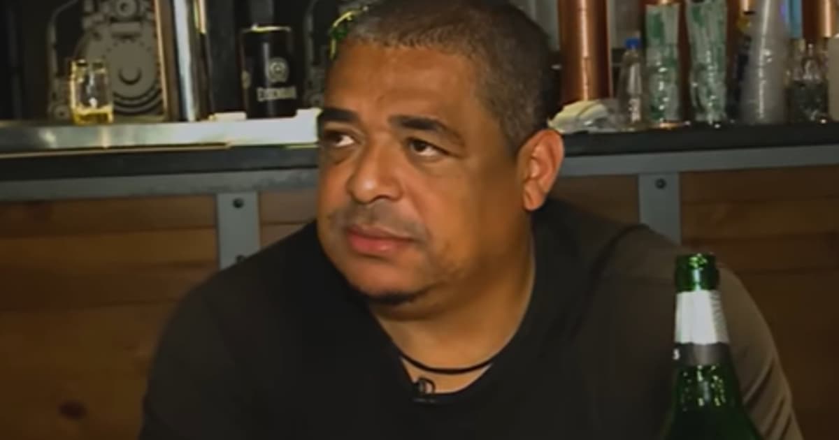 Vampeta avalia episódio de Neymar no pôquer: 'Se faz no Corinthians'