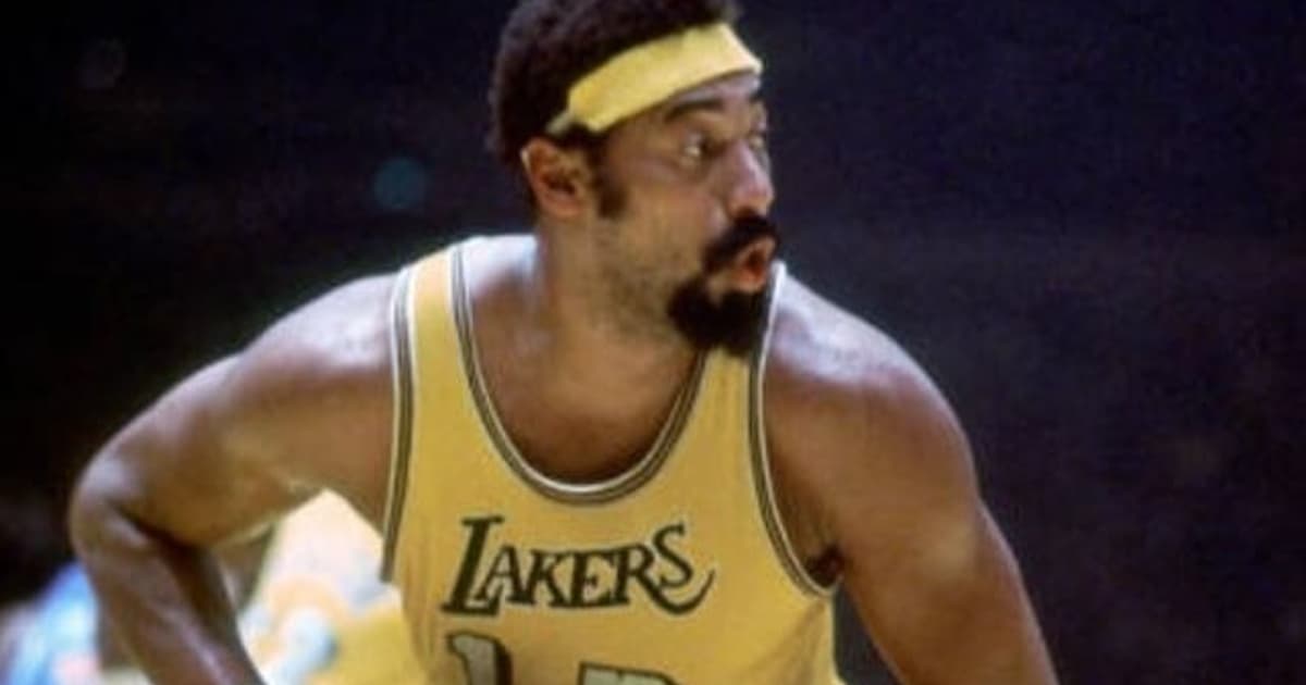 Comprado em brechó, casaco dos Lakers é vendido por US$ 89 mil