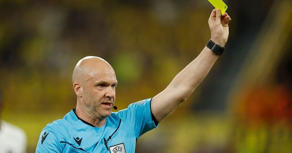 Árbitro da Copa do Mundo e Premier League anuncia aposentadoria
