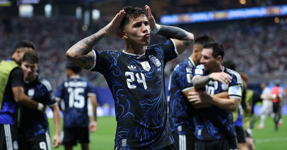 Entenda comemoração de Enzo Fernández em Inglaterra x Argentina