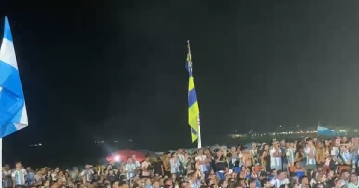 Choro argentino inunda praia de Copacabana depois da final da Copa do Mundo