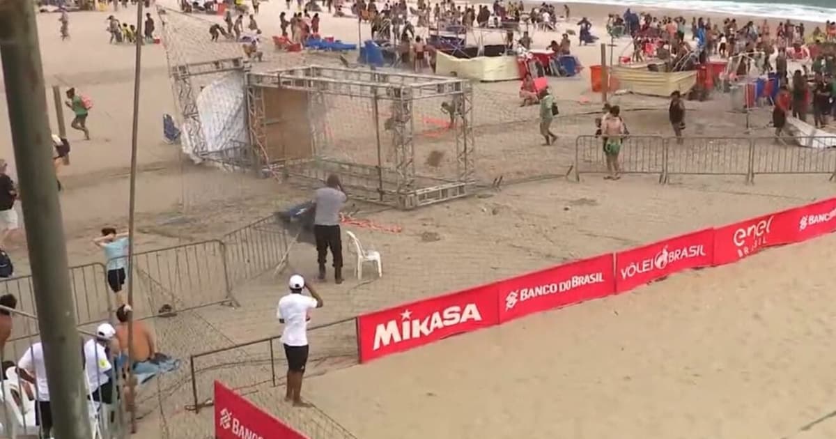 Fortes ventos no Rio danificam arena de vôlei de praia em Copacabana
