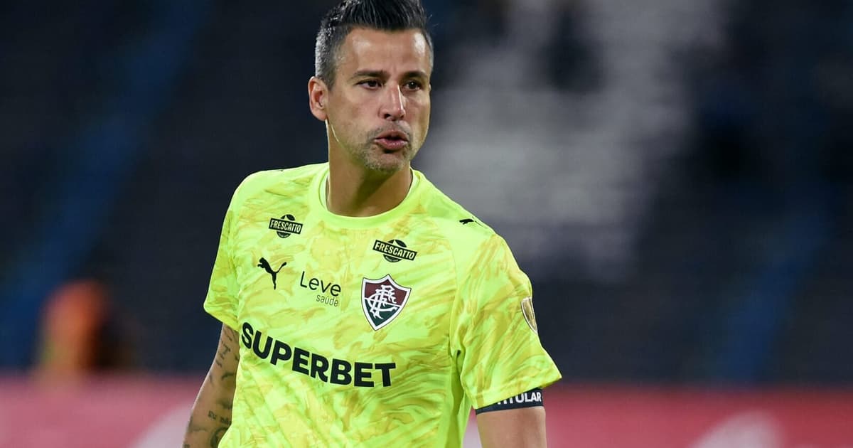 Fluminense homenageia Fábio por 300 jogos pelo clube