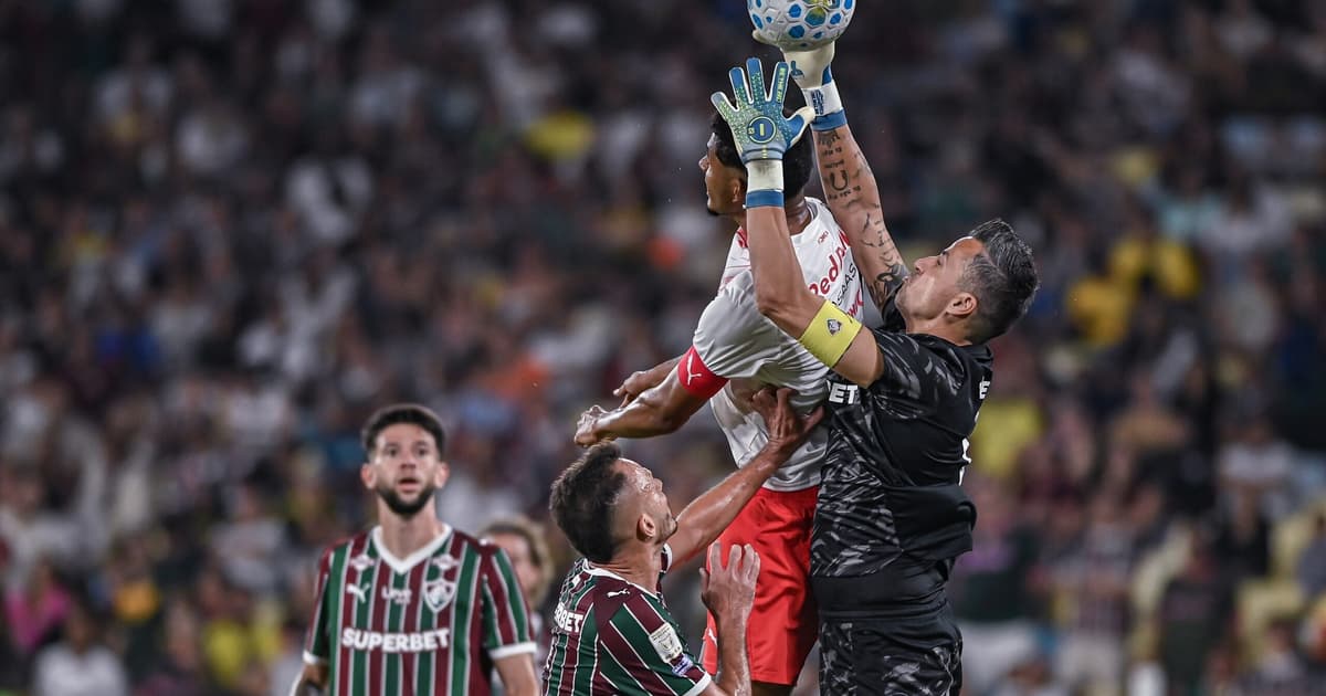 Fluminense marca no último lance e arranca empate em jogo de brigas e expulsões