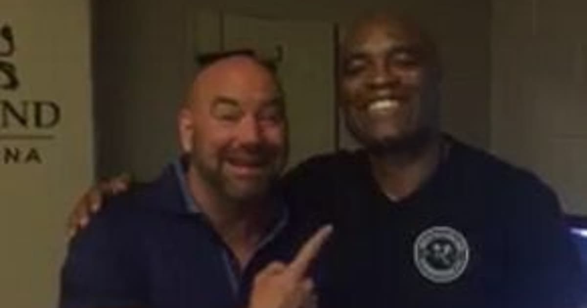 Dana White revela bastidores de briga com Anderson Silva: 'Quem é você?'