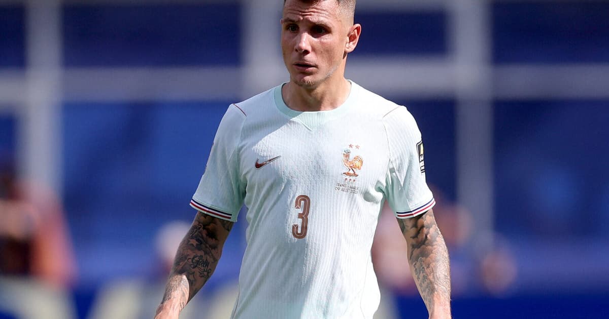 PSG encaminha contratação do lateral Lucas Digne, do Aston Villa