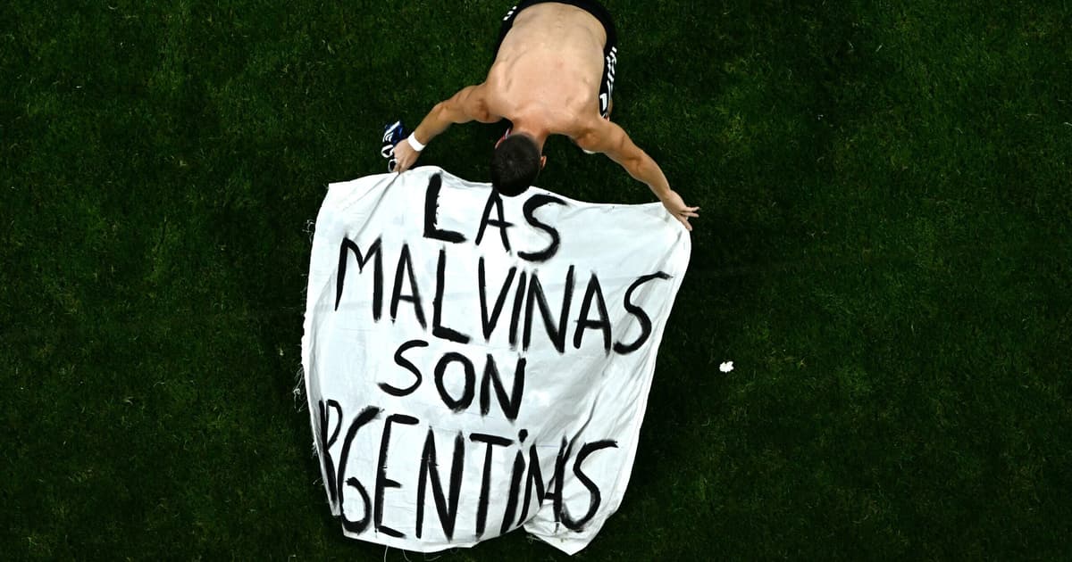 Fifa abre investigação sobre Argentina por faixa das Malvinas na Copa do Mundo