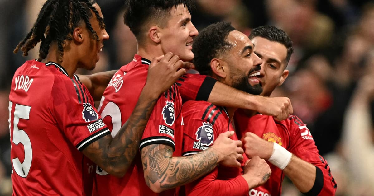 Ingleses reagem a anúncio de ex-Vasco no Manchester United: 'Ninguém acredita'