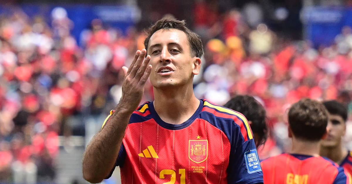 Ídolos do futebol apontam Espanha como favorita ao título: 'Ganha fácil'