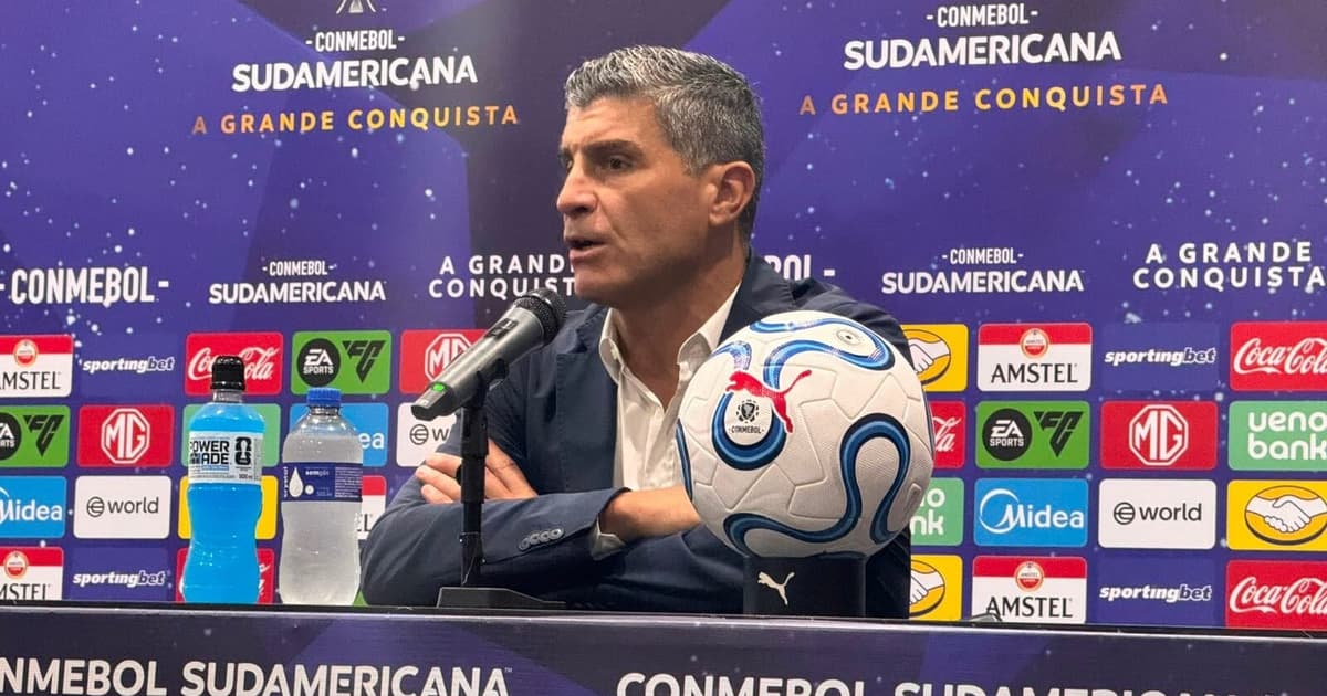 Pedro Emanuel avalia partida do Vasco: 'Muito competente'