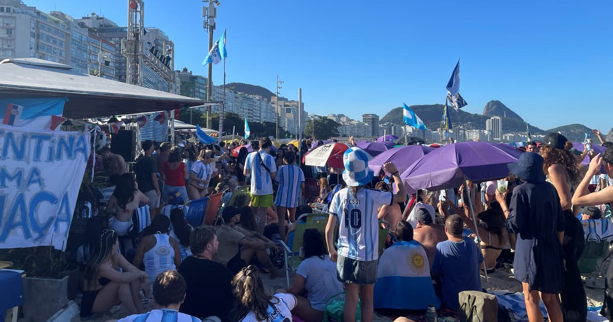 Argentinos lotam quiosque em Copacabana para acompanhar a final da Copa do Mundo