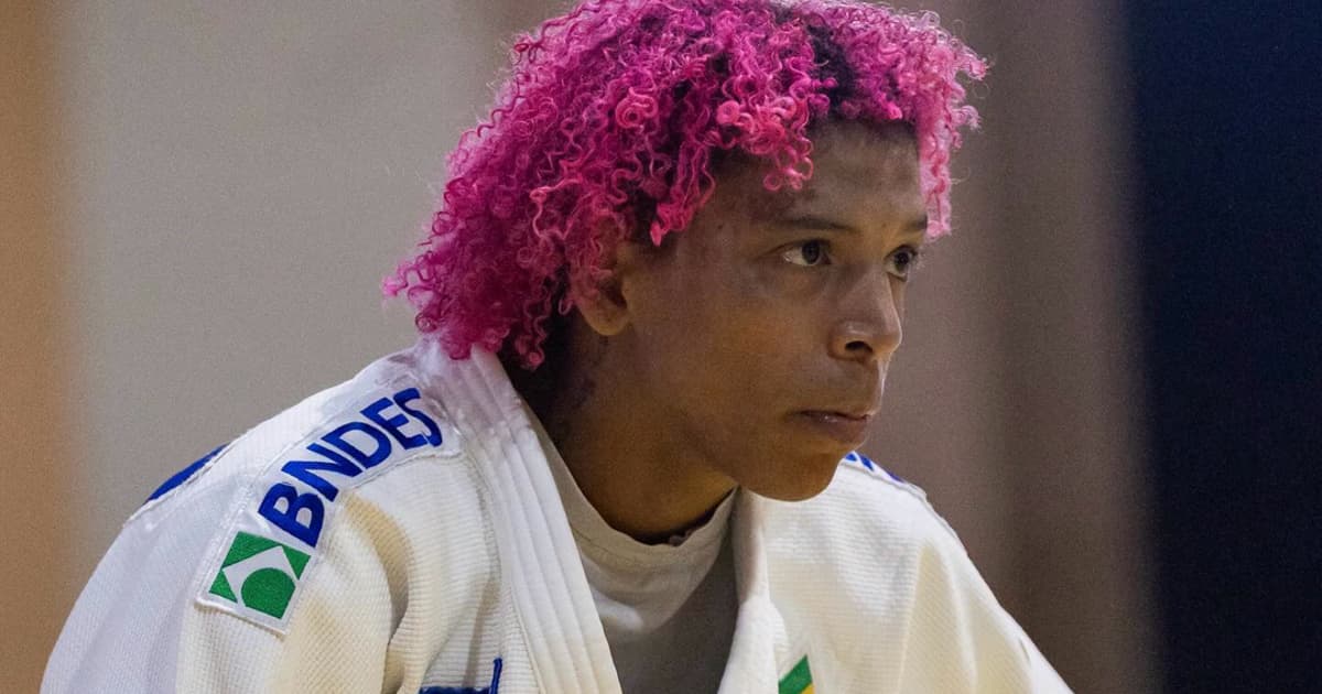 Campeã olímpica Rafaela Silva anuncia gravidez da esposa; veja