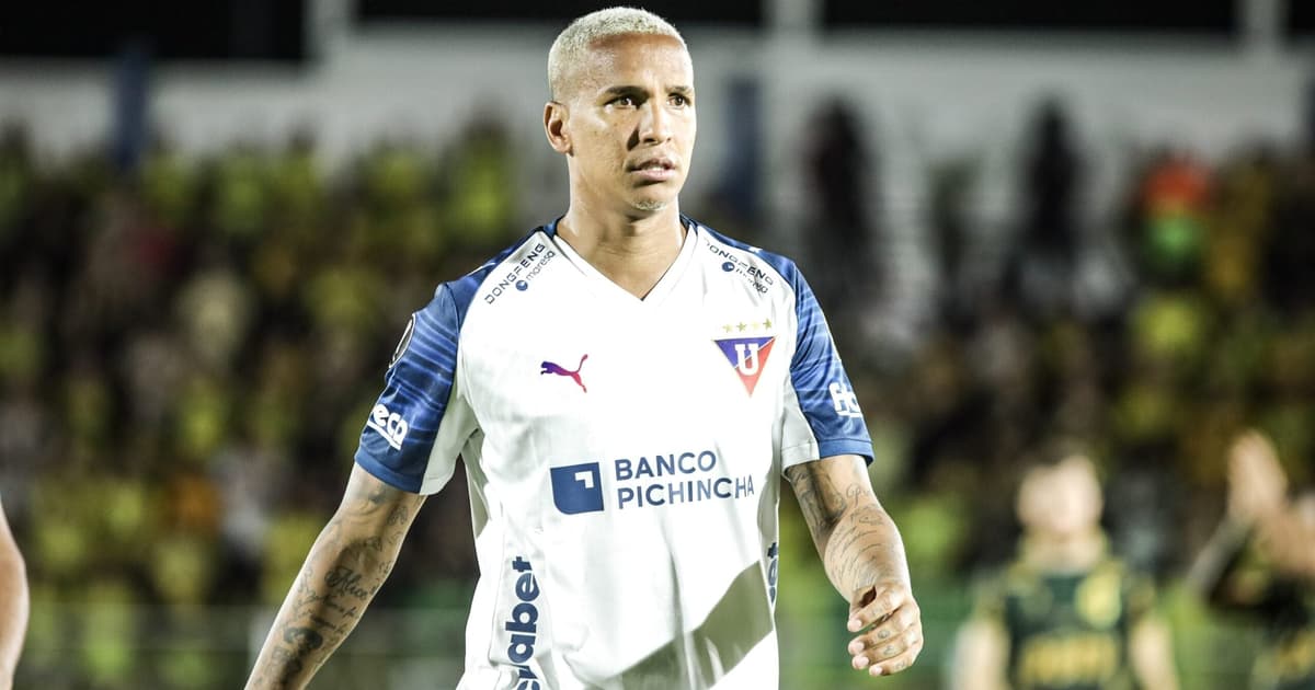 Na LDU, Deyverson projeta reencontro com Palmeiras: 'Vai ser uma homenagem maravilhosa para mim'