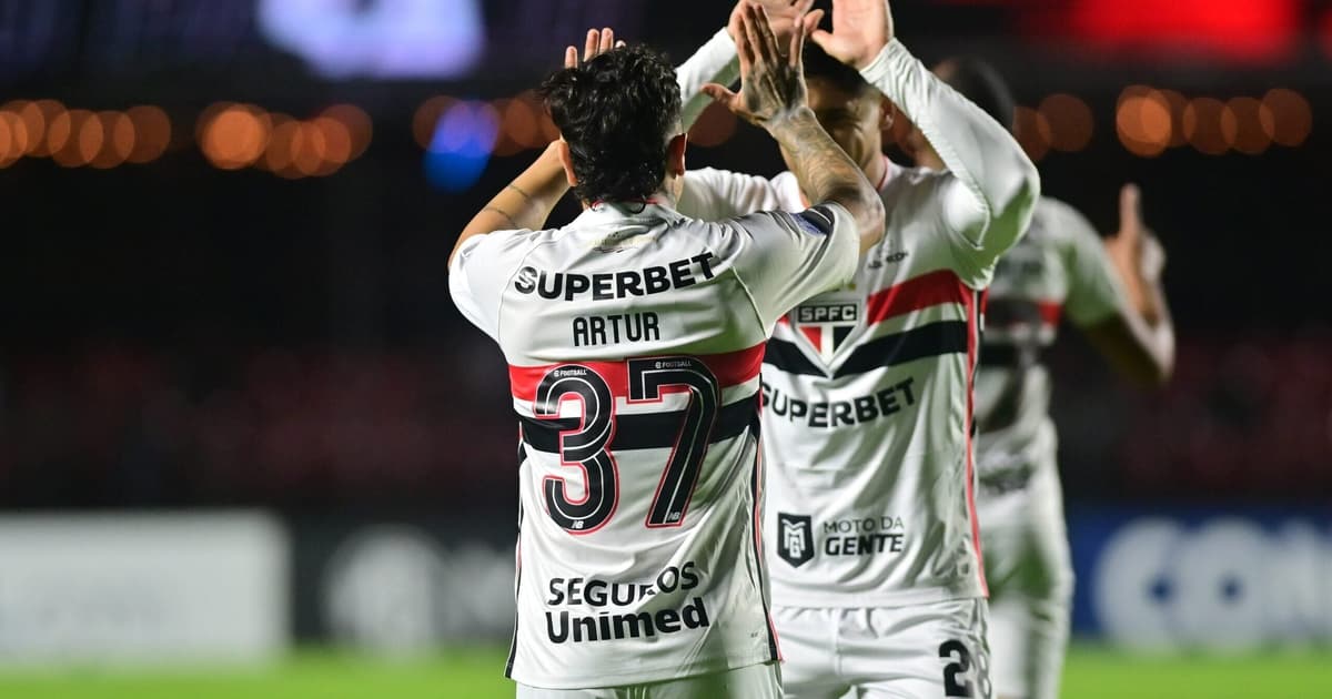 São Paulo tem retorno de atacante e está escalado para enfrentar o Coritiba