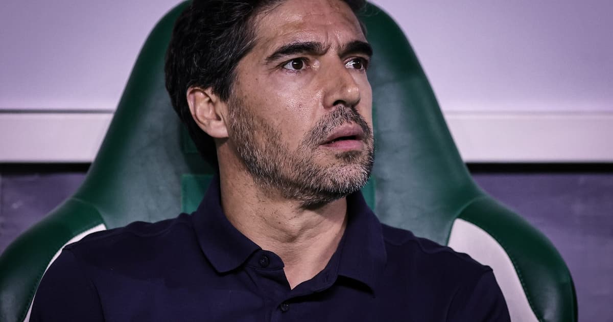 Abel diz que Palmeiras precisa 'produzir mais', critica arbitragem e cita desgaste do elenco