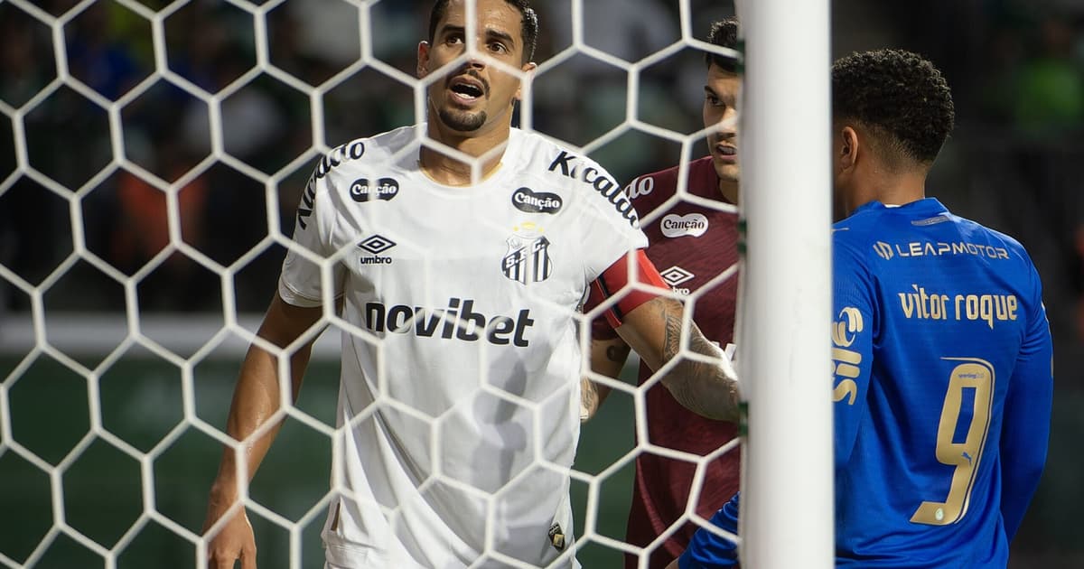 Cuca classifica derrota como 'inadmissível', e Arão cobra reação do Santos