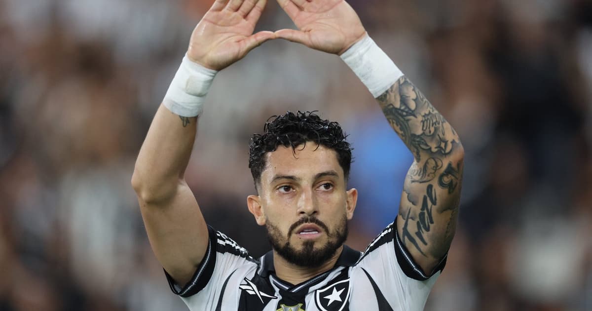 Torcida do Botafogo reage à renovação de Alex Telles: 'De verdade'