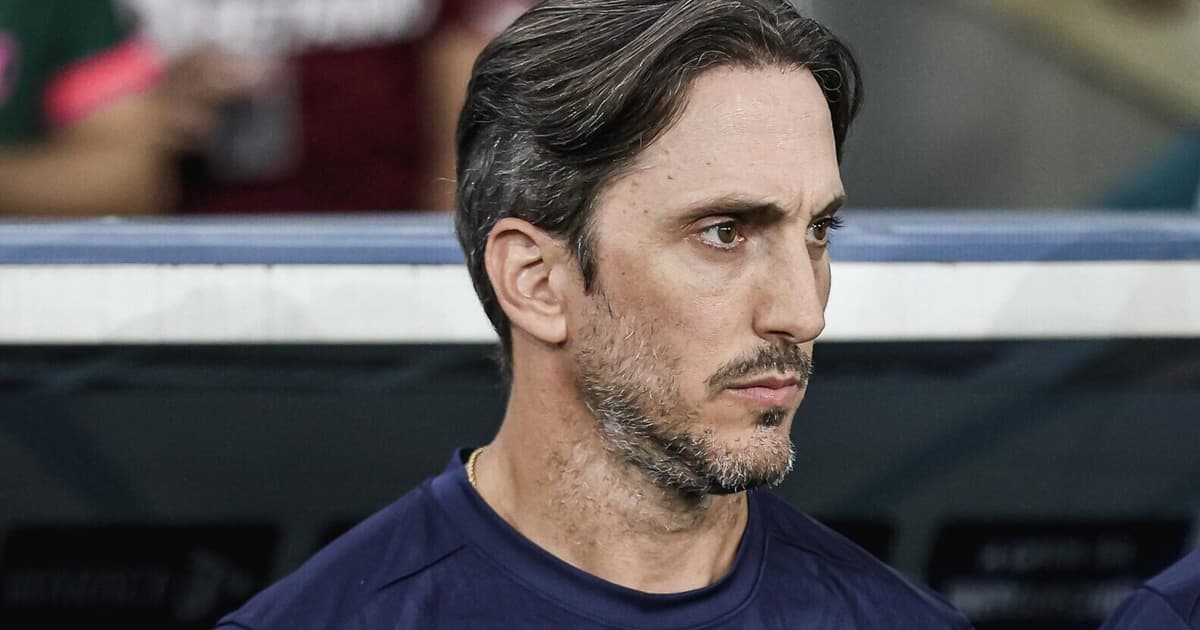 Zubeldía define escalação do Fluminense contra o Vasco