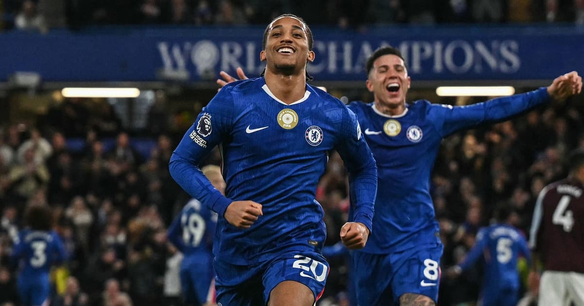 Na mira do Barcelona, João Pedro renova contrato e vira intocável no Chelsea