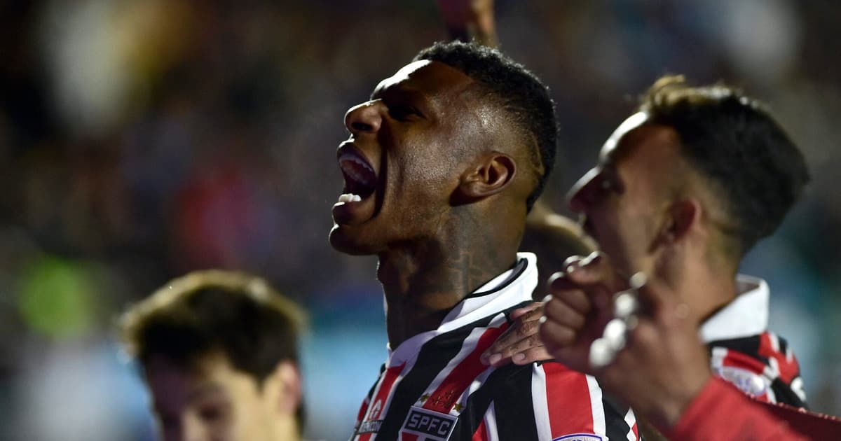 Arboleda quebra silêncio após polêmica no São Paulo e fala sobre gol
