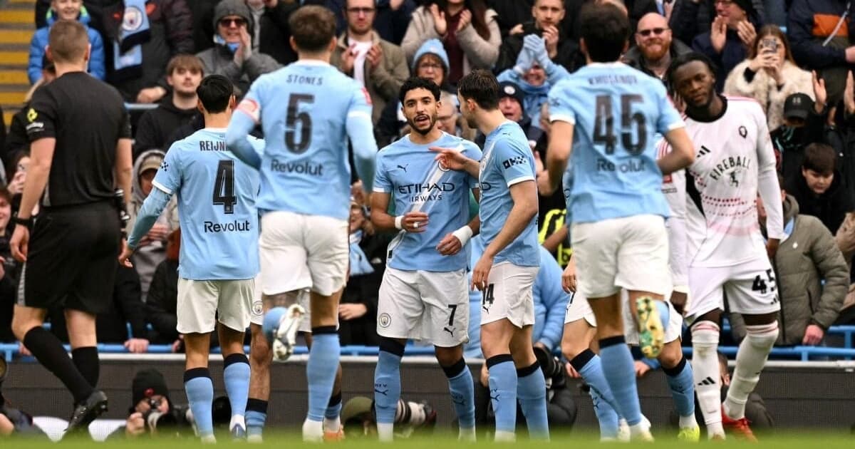 Clube árabe chega a acordo com City para contratação de meio-campista