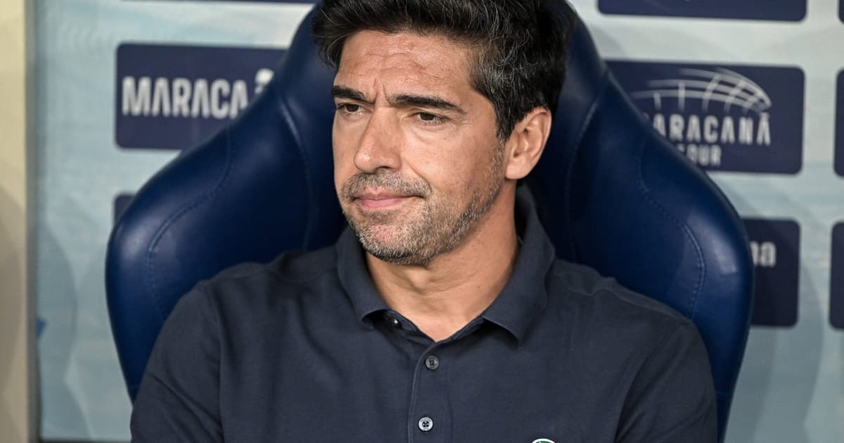 Torcida do Palmeiras manda recado a Abel Ferreira após derrota de virada