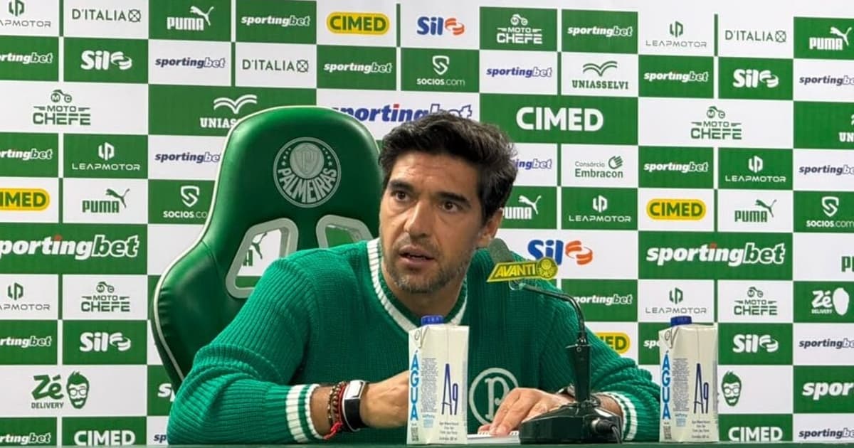 Abel detalha conversa no vestiário e defende Palmeiras com três zagueiros