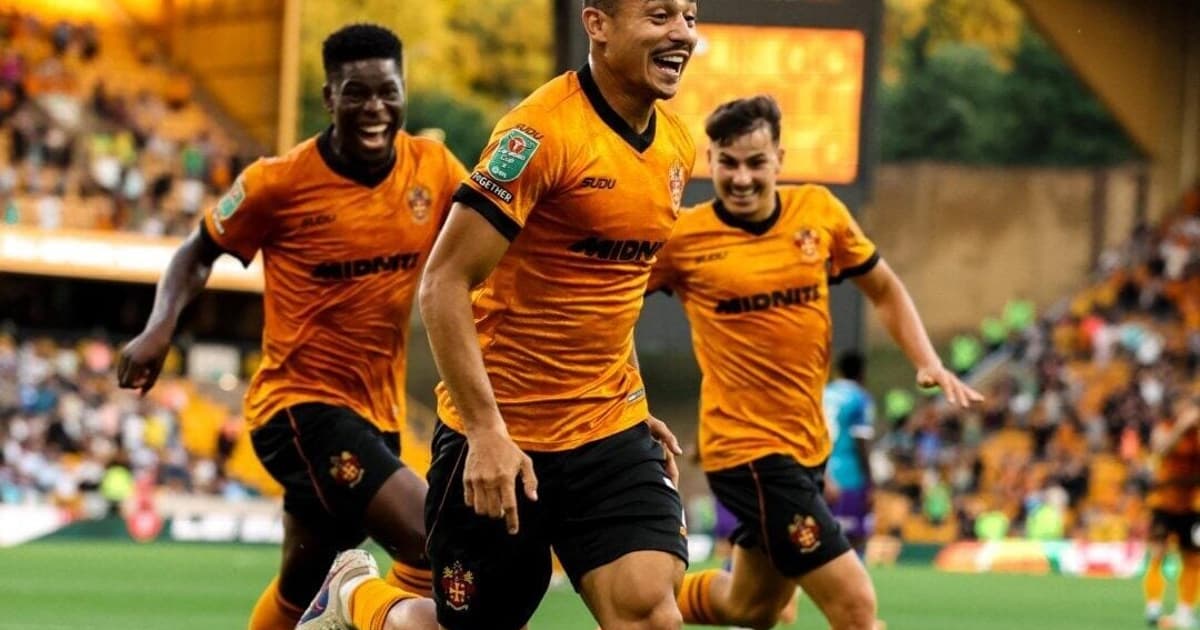 André brilha, e Wolverhampton avança na Copa da Liga Inglesa
