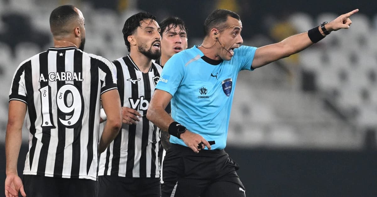Arbitragem em Botafogo x Cienciano vira assunto: 'Injustificável'
