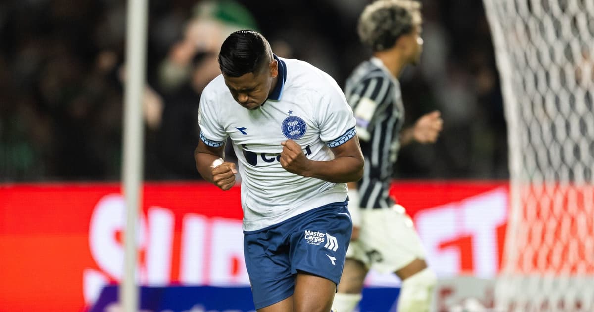Com Memphis, Corinthians perde para o Coritiba no Brasileirão