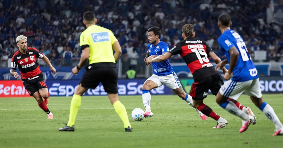 Matheus Pereira decide e Cruzeiro vence o Flamengo