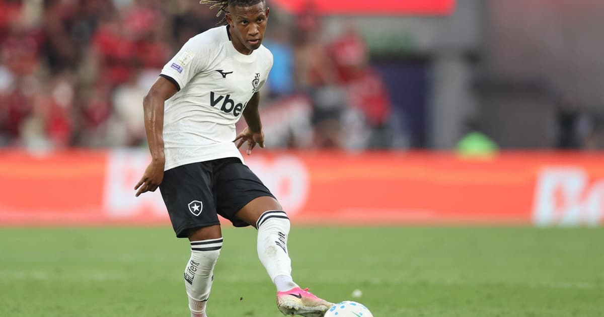 Danilo Santos vive queda de rendimento após a Copa em meio à má fase do Botafogo