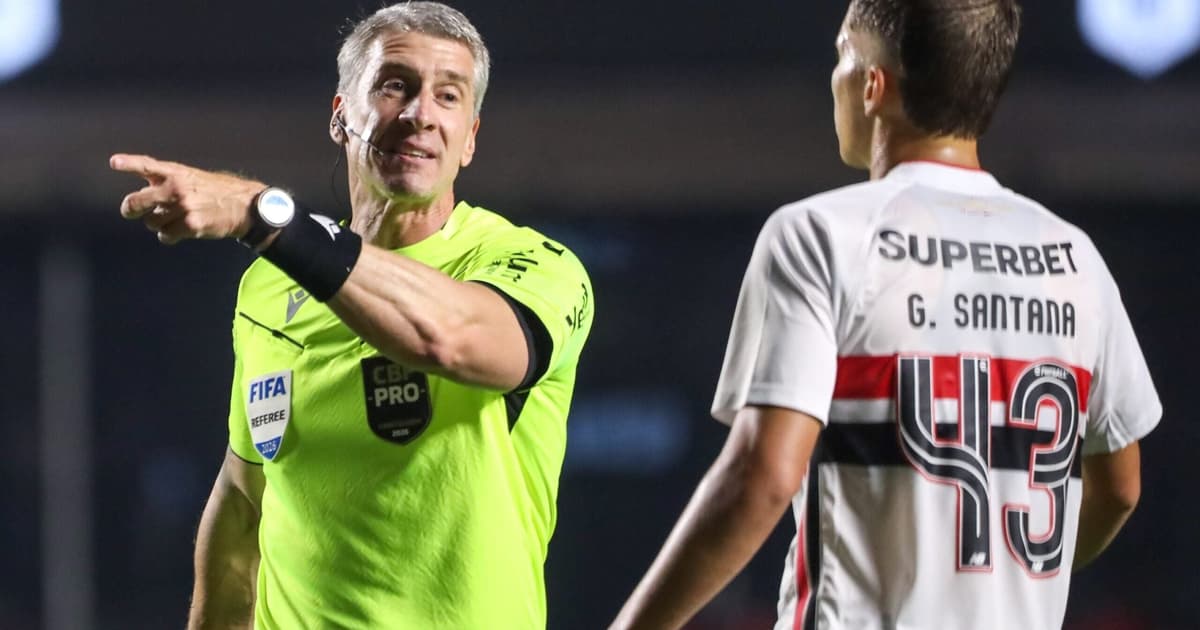 Decisão de Daronco divide opiniões em São Paulo x Bragantino: 'Perdido'