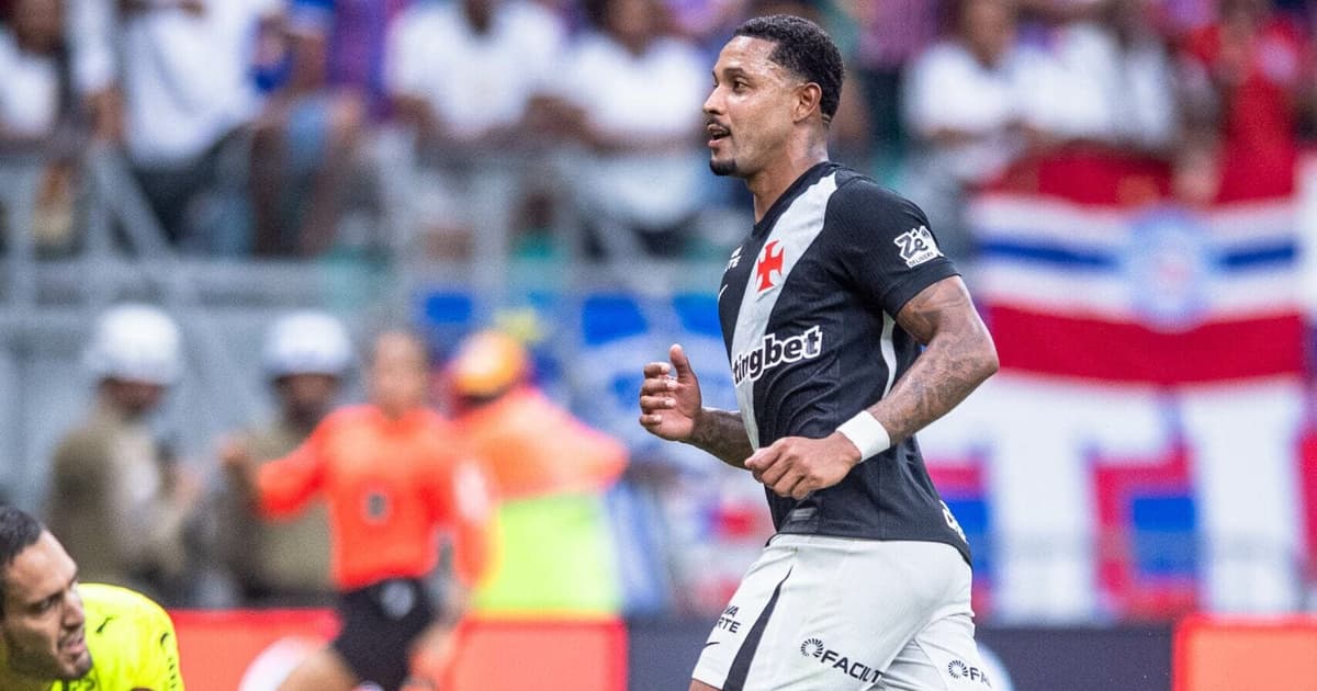 Vídeo do VAR em gol anulado do Vasco vira assunto: 'Não é'