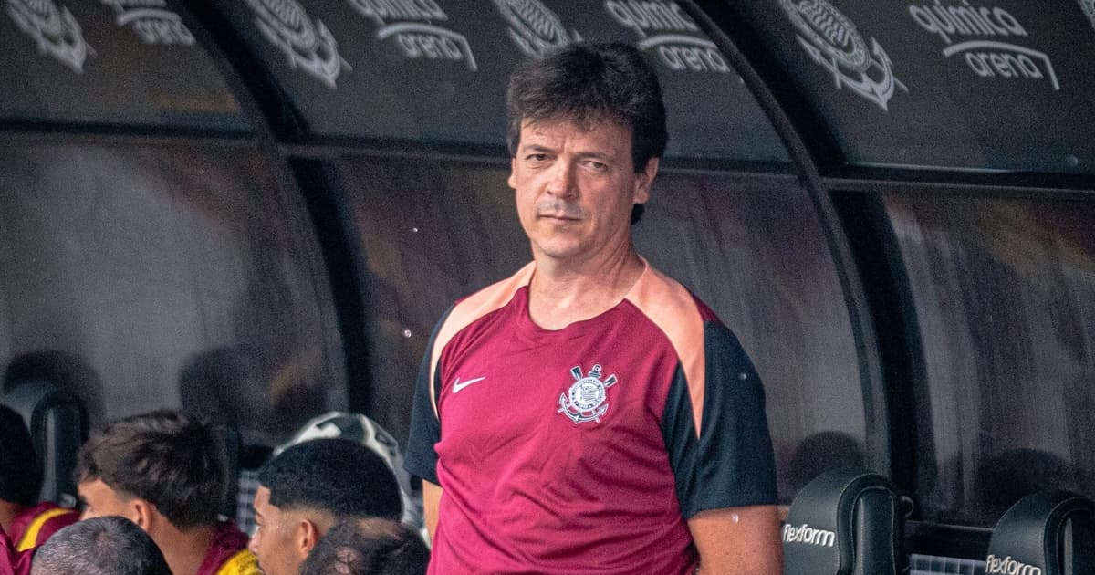 Torcida do Corinthians manda recado a Diniz após derrota