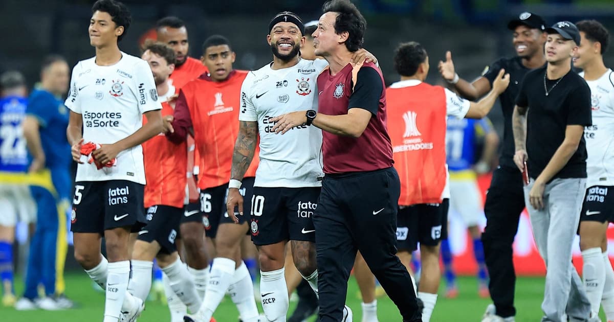 Diniz exalta Memphis após classificação do Corinthians: 'Brilho diferente'